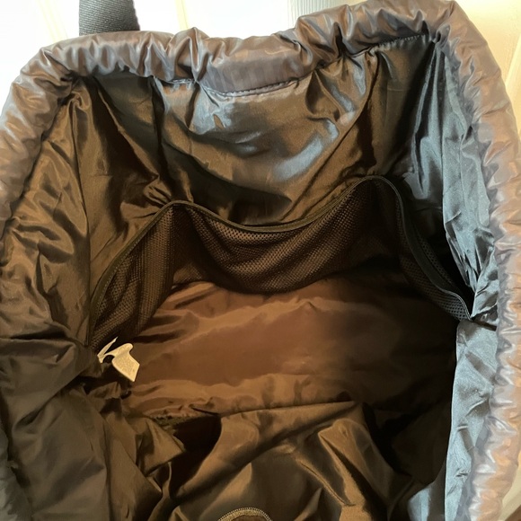 Under Armour puffer tote bag - Picture 5 of 7